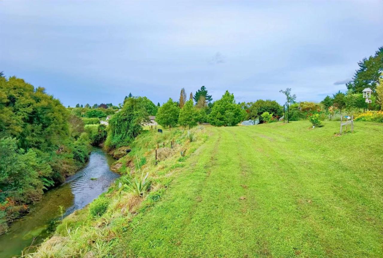 Tranquil Stream Villa ロトルア エクステリア 写真