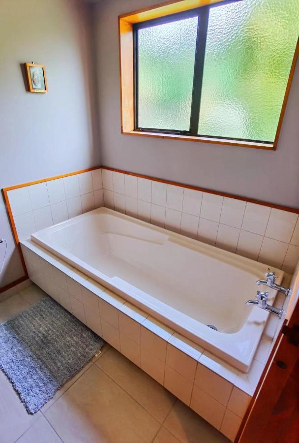 Tranquil Stream Villa ロトルア エクステリア 写真