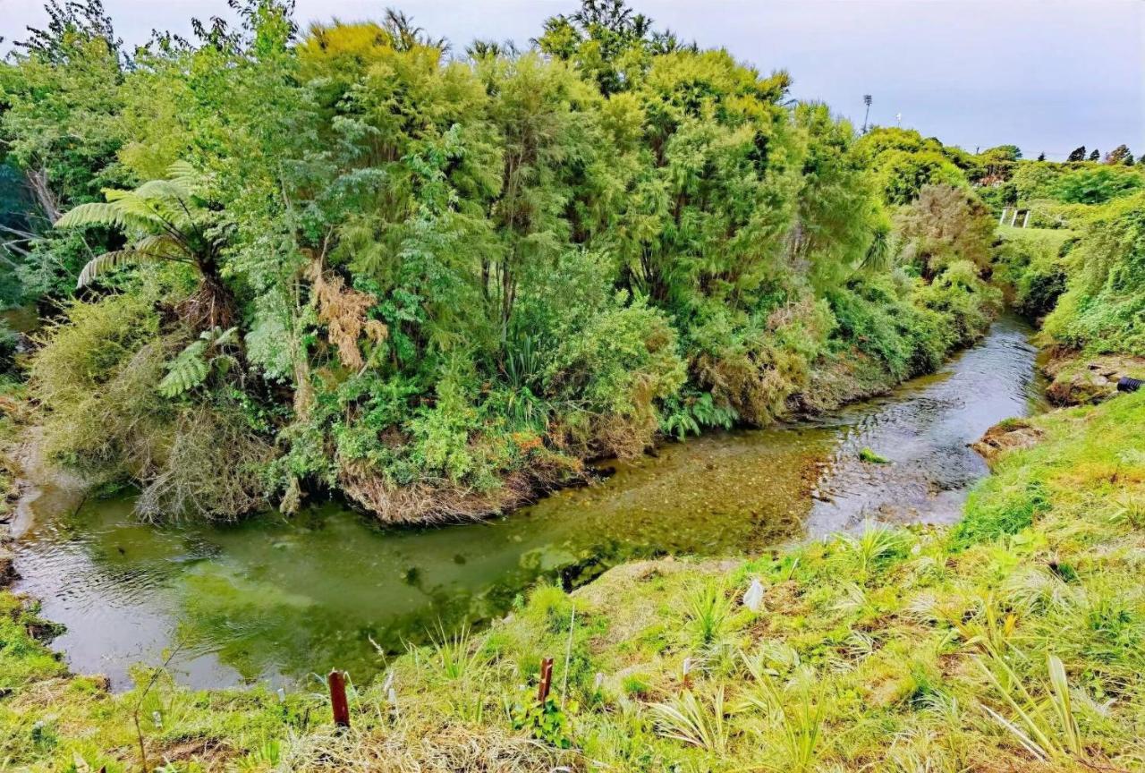 Tranquil Stream Villa ロトルア エクステリア 写真